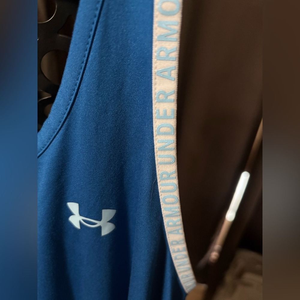 Under Armour Razorback Tank - Picture 4 of 8